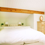 Le Refuge, Chamonix: The second room prepared as a king bed