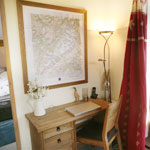 Le Refuge, Chamonix: The desk with 3D map of the Chamonix.